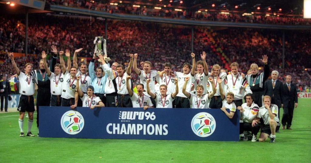 استقبال باشکوه از قهرمانان یورو ۱۹۹۶ در پردیس DFB